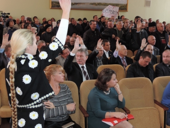 Депутаты нового созыва пытались утвердить нелегитимный президиум (видео)