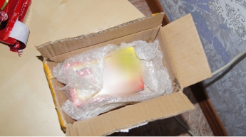 В Мариуполе парень получил ожоги рук, распаковывая посылку на "Новой почте"