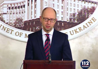 Яценюк: Украина может ввести мораторий на выплату РФ 3 млрд долларов долга