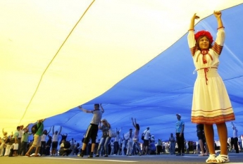 Численность населения Украины в сентябре сократилась на 5,2 тыс. человек - до 42,8 миллионов