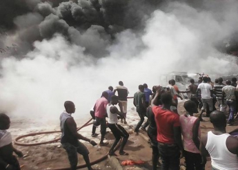 В Нигерии мощный взрыв самодельного устройства унес жизни 32 человек