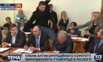 Парасюк устроил очередную потасовку на антикоррупционном комитете (фото, видео)