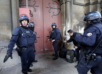 Четверо причастных к терактам в Париже были известны в США как террористы