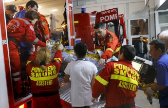 Число жертв пожара в ночном клубе Бухареста увеличилось до 60 человек