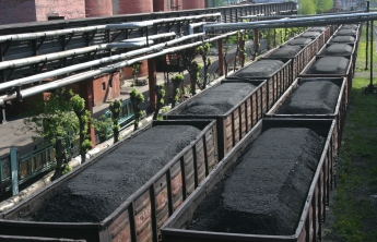 Россия приостановила поставки угля в Украину
