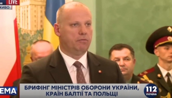 РФ пытается отвлечь мир от востока Украины, концентрируясь на событиях на юге, - министр обороны Латвии