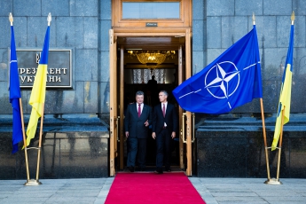 Порошенко завтра проведет встречу с генсеком НАТО, - корреспондент (видео)