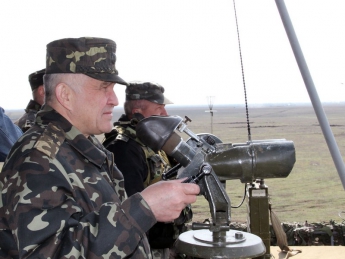 Командующий Сухопутных войск Пушняков уволен в рамках люстрации, - нардеп