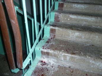 В Киеве в подъезде дома застрелили мужчину, на месте нашли 8 гильз