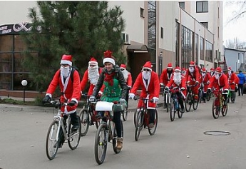 Деды Морозы сядут на велосипеды