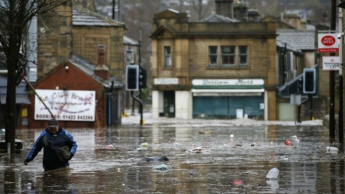 Общий ущерб от наводнений в Великобритании может составить до 3,3 млрд долларов