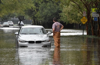 В США в результате наводнений в двух штатах погибли 23 человека