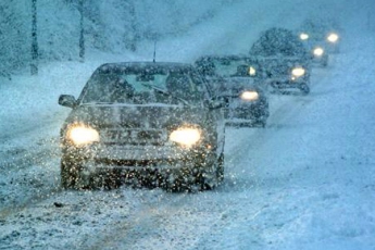 На юге и востоке Украины могут перекрывать дороги в связи со снегом и гололедицей