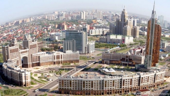 Парламент Казахстана единогласно проголосовал за самороспуск
