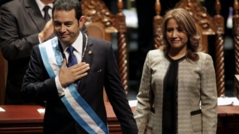 Бывший комедийный актер Джимми Моралес принес присягу президента Гватемалы