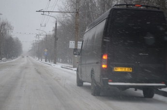 В Одесской обл. из-за непогоды ограничено движение транспорта