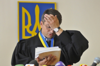 Порошенко уволил судью Киреева, который приговорил Тимошенко к тюремному заключению