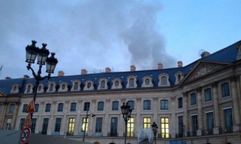 В Париже произошел пожар в отеле Ritz