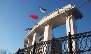 Знамя Победы вернули на центральную площадь (фото)