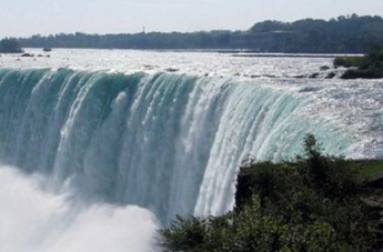 Ниагарский водопад предлагают временно "отключить"
