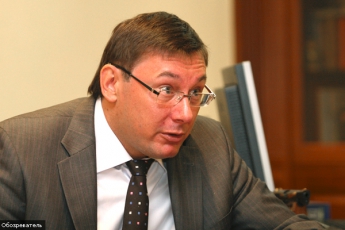 Луценко заявил, что отставка Яценюка повлечет перевыборы в Верховную Раду