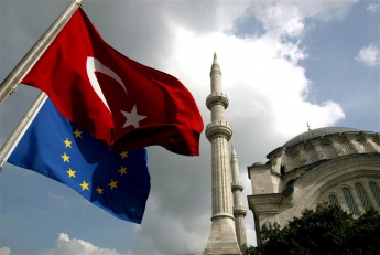 Турцию не пригласили на саммит ЕС, Анкара хочет увеличения финпомощи на мигрантов, - источник