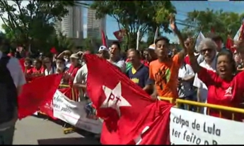 В Бразилии начались столкновения между сторонниками и противниками экс-президента Лулы да Силва