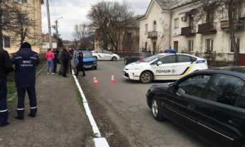 В Мукачево возле школы произошла стрельба: есть раненый, на месте нашли гранату (видео)