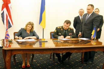 Украина и Великобритания заключили договор о сотрудничестве в сфере обороны на 15 лет