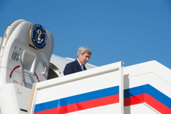 Керри: США снимут санкции с России при условии выполнения минских соглашений