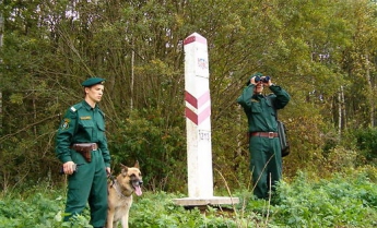 Латвия на границе с Россией построила уже 3 км заграждений