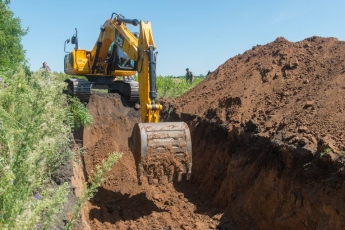 В Черниговской обл. выкопали 100 км рва вдоль границы с Россией
