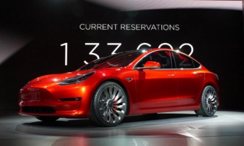 Tesla Motors презентовала бюджетный электромобиль (фото, видео)