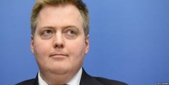 Премьер-министр Исландии подал в отставку в связи с "панамским скандалом"
