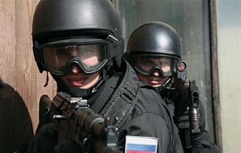 Российские силовики проводят обыск у журналиста "Крым.Реалии"