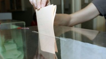 В Сербии стартовали внеочередные парламентские выборы