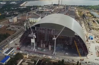 Сооружение саркофага над Чернобыльской АЭС, - видео с беспилотника