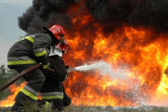 Спасатели будут впечатлять школьников пожарными машинами