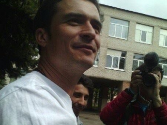 Актер Орландо Блум без шумихи посетил Донбасс