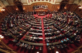 Нацсобрание Франции поддержало резолюцию с призывом не продлевать антироссийские санкции