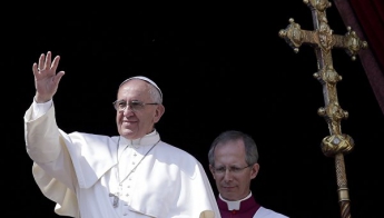 В Ватикане сообщили, что Папа Римский не знал значения подаренной ему россиянами "георгиевской ленты"