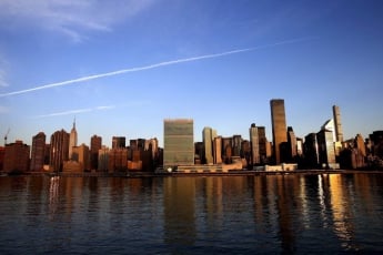 В Нью-Йорке мужчина проник в штаб-квартиру ООН и скрылся, прыгнув в реку