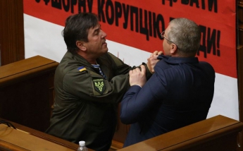 Заседание ВР закрыто после перепалки между депутатами из-за русского языка