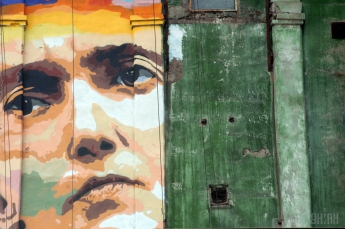 В Запорожье на стене элеватора нарисовали огромный портрет Савченко (фото)