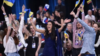 Порошенко поздравил Джамалу с победой на "Евровидении-2016": Правда победила