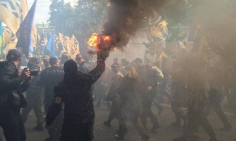 Билецкий: Раду пикетируют около 10 тыс. азовцев (фото, видео)