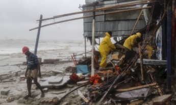 В Бангладеш разрушительный циклон унес жизни 23 человек