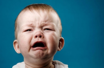 Детский плач разрушает мозг родителей