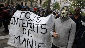 В Париже протесты против либерализации трудового законодательства переросли в беспорядки