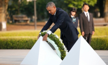 Обама в Хиросиме призвал к миру без ядерного оружия